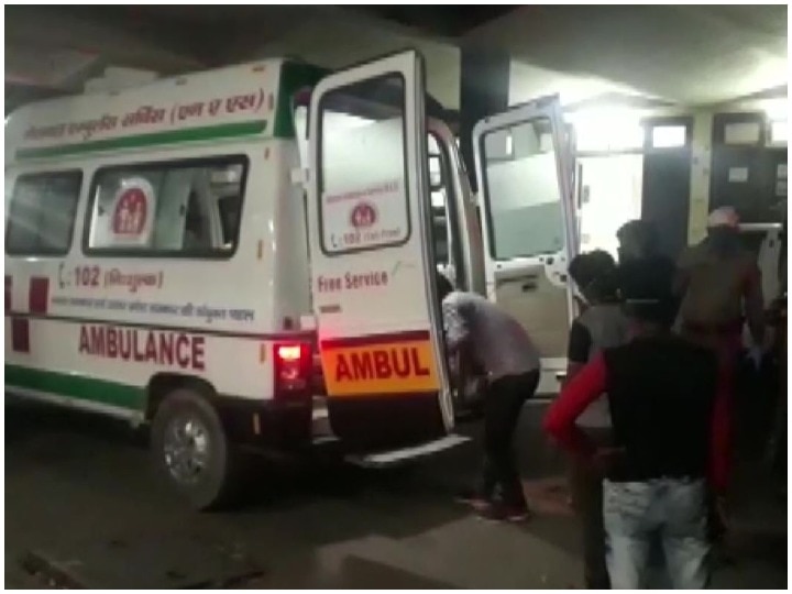 Bus going from Jaipur to West Bengal overturned 22 migrant labour injured राजस्थान से पश्चिम बंगाल जा रही मजदूरों से भरी बस पलटी, करीब 20 लोग घायल