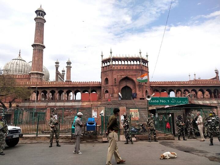 Covid-19: This Eid has no shining for Delhi Muslims Eid 2020: कोरोना वायरस के चलते ईद की नहीं है उमंग, दिल्ली के बाजारों में पसरा सन्नाटा