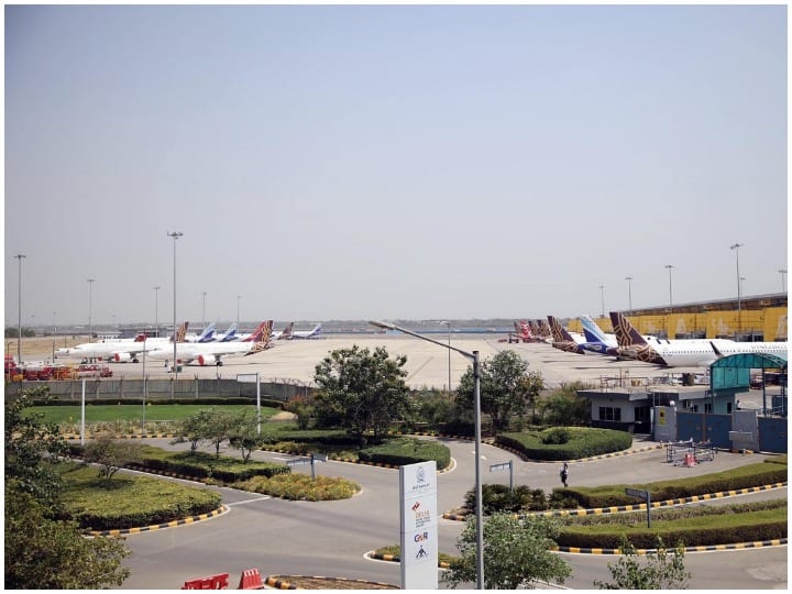 25 मई की सुबह 4:30 बजे पहली फ्लाइट IGI एयरपोर्ट से उड़ान भरेगी, पहले चरण में 2800 फ्लाइट्स होंगी The first flight will fly from IGI Airport at 4:30 am on May 25, the first phase will have 2800 flights ANN 25 मई की सुबह 4:30 बजे पहली फ्लाइट IGI एयरपोर्ट से उड़ान भरेगी, पहले चरण में 2800 फ्लाइट्स होंगी