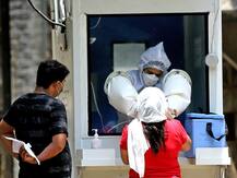 महाराष्ट्र में कोरोना से गई अब तक 29,531 मरीज़ों की जान, 24 घंटों में आए साढ़े 22 हज़ार से ज्यादा केस