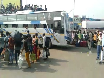 Bihar : घर जाने के लिए बेताब लोग नहीं कर रहे हैं सोशल डिस्टेंसिंग का पालन 