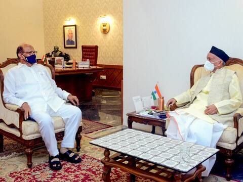 महाराष्ट्र में शिवसेना, NCP और कांग्रेस की गठबंधन सरकार पर खतरा, शरद पवार ने की राज्यपाल से मुलाकात महाराष्ट्र में शिवसेना, NCP और कांग्रेस की गठबंधन सरकार पर खतरा, शरद पवार ने की राज्यपाल से मुलाकात