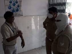 मेरठ: ATM वैन से कैश लूटने की फिराक में बदमाश, आखिर तक लड़े घायल गार्ड ने नहीं लुटने दिया संदूक