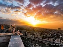 ईरान में छत पर Kiss करना पड़ा महंगा, लड़का-लड़की पहुंचे जेल