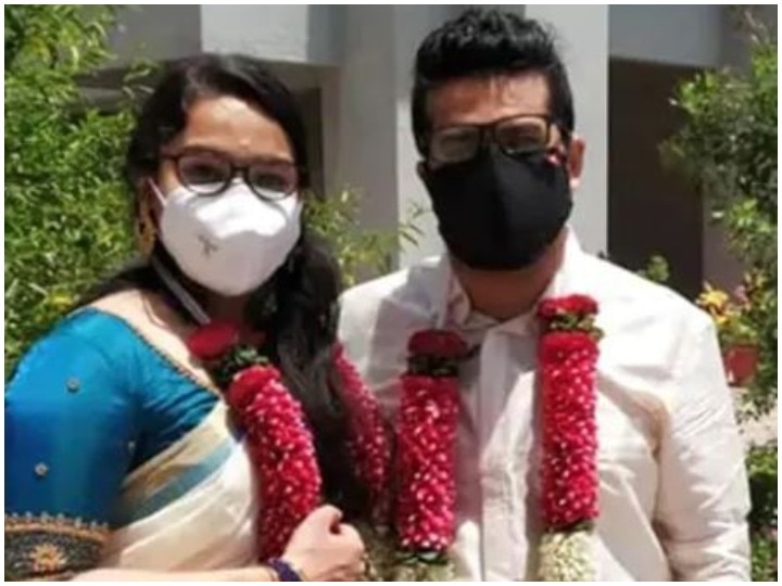 Couple from Kerala got married amid lockdown in which their relatives joined via the Zoom app लॉकडाउन के बीच अनोखी शादी, स्पीड पोस्ट से भेजा मंगलसूत्र, जूम ऐप के जरिए शरीक हुए माता-पिता और रिश्तेदार