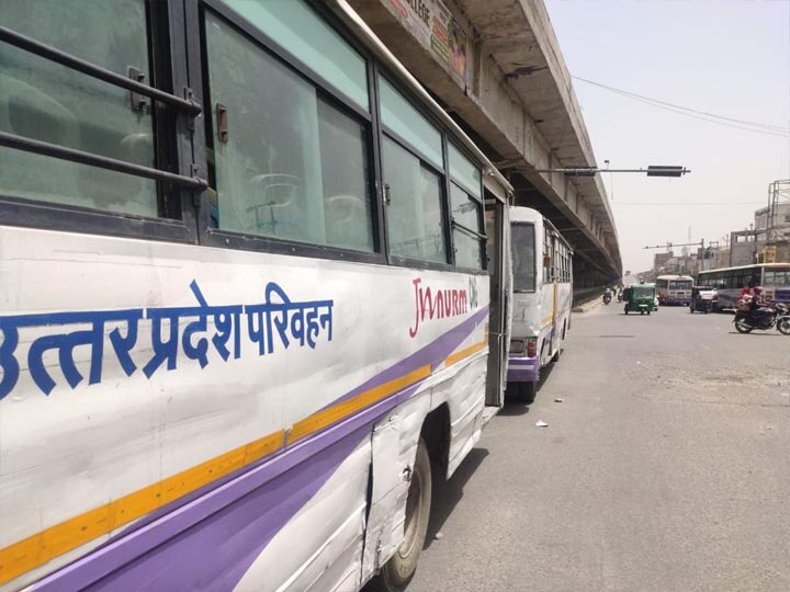 No sanitization in Buses for Migrants Labour in Kanpur कानपुर: प्रशासन की लापरवाही, प्रवासी मजदूरों की बसों में नहीं हो रहा सैनिटाइजेशन, संक्रमण के खतरे की आशंका
