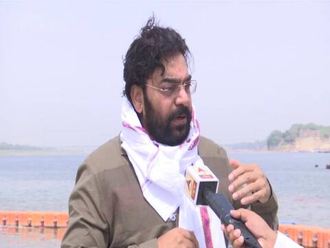 संगम नगरी पहुंचे अभिनेता आशुतोष राणा, कहा- सब्र और संयम से कोरोना को हराएं संगम नगरी पहुंचे अभिनेता आशुतोष राणा, कहा- सब्र और संयम से कोरोना को हराएं