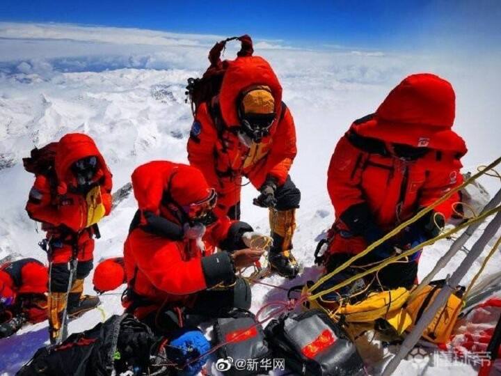 कोरोना काल में 5G के जरिए चीन ने मापी माउंट एवरेस्ट की ऊंचाई, 150 मिनट पर्वत पर रहे पर्वतारोही Chinese Survey Team Reaches Mount Everest to Remeasure its Height कोरोना काल में 5G के जरिए चीन ने मापी माउंट एवरेस्ट की ऊंचाई, 150 मिनट पर्वत पर रहे पर्वतारोही