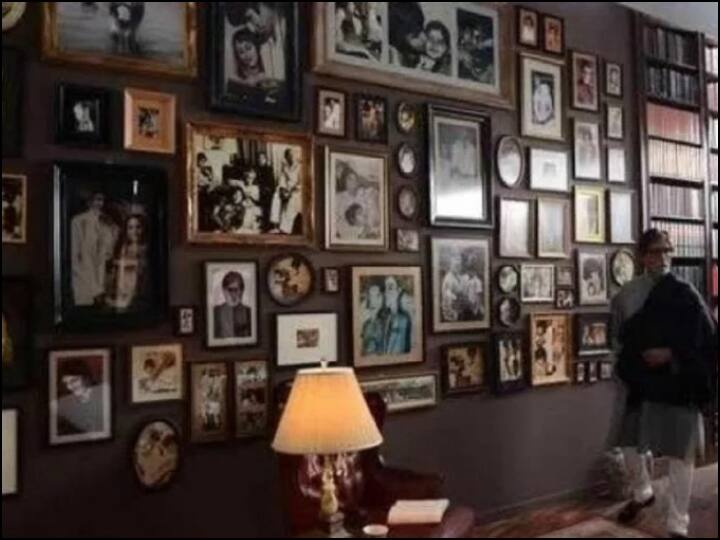 बिग बी के घर में एक जगह ये भी है, जहां सिर्फ फोटो फ्रेम्स ही आपको नज़र आ रहे होंगे. इस खास तस्वीर को बेहद कम ही लोगों ने देखा होगा. (तस्वीर: सोशल मीडिया)