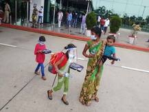 हवाई जहाज से घर आये प्रवासी मजदूर, मुंबई से किया रांची तक का सफर