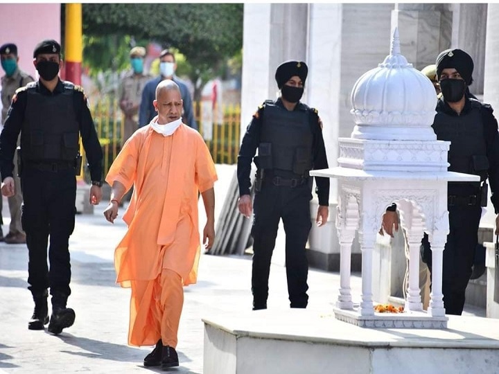 CM Yogi Adityanath will reach Ayodhya today to take stock of Ram Janmabhoomi worship आज अयोध्या पहुंचेंगे सीएम योगी आदित्यनाथ, राम जन्मभूमि पूजन से पहले तैयारियों का जायजा लेंगे