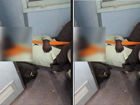 झांसी: श्रमिक स्पेशल ट्रेन के टॉयलेट में मिला प्रवासी श्रमिक का शव, मौत का कारण स्पष्ट नहीं झांसी: श्रमिक स्पेशल ट्रेन के टॉयलेट में मिला प्रवासी श्रमिक का शव, मौत का कारण स्पष्ट नहीं