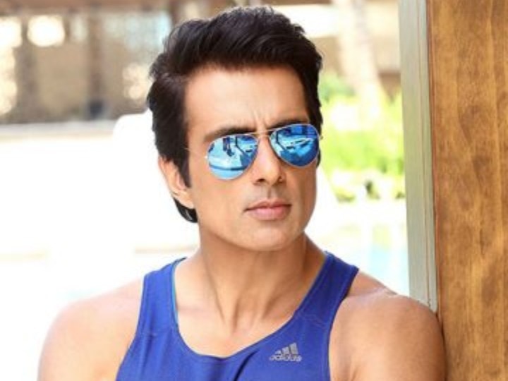 Sonu Sood viral reaction when lady asks to separater her form husband पति से परेशान महिला सोनू सूद से बोली- इन्हें कहीं दूर भेज दो, अभिनेता का रिएक्शन वायरल