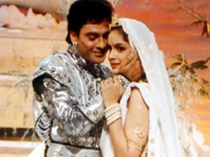 साल 1994 से लेकर 1996 में एक शो को टेलीकास्ट किया गया था जिसका नाम था ‘चंद्रकांता’। इस सीरियल को देखने के लोग इतने पागल हो गए थे कि वो अपने सभी जरुरी काम को एक साइड रख कर टीवी के सामने बैठ जाते थे। 'चंद्रकांता' सीरियल बाबू देवकीनंदन खत्री के इसी नाम के उपन्यास पर बना था। सीरियल में नौगढ़ और विजयगढ़ की कहानी दिखाई गई थी। 