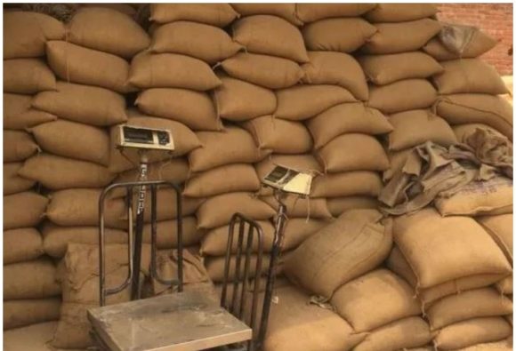 प्रधानमंत्री गरीब कल्याण योजना : दिल्ली और बंगाल ने अबतक नहीं बांटा मुफ़्त कोटे वाला अनाज