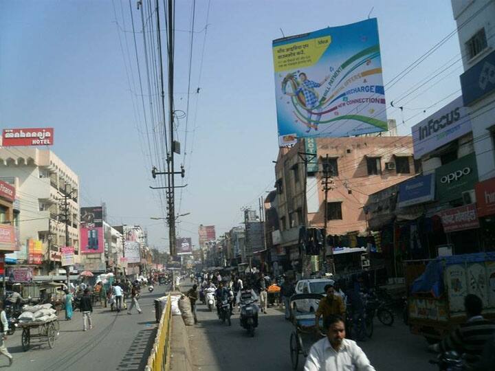 मुरादाबाद: 70 दिन बाद खुलने लगे बाजार, डीएम ने सख्ती से नियमों का पालन करने के दिए निर्देश Moradabad Markets open after 70 days DM instructed to strictly follow the rules मुरादाबाद: 70 दिन बाद खुलने लगे बाजार, डीएम ने सख्ती से नियमों का पालन करने के दिए निर्देश