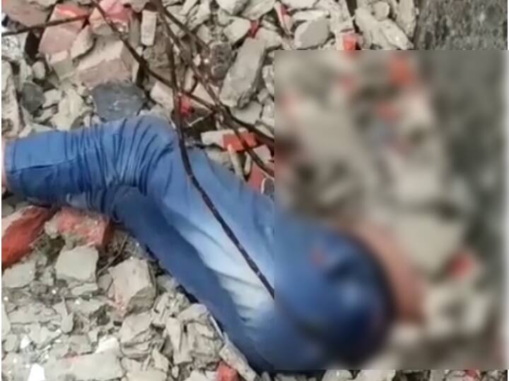 Die to Kushinagar primary school building collapsed Youth dies कुशीनगर: प्राथमिक विद्यालय का जर्जर भवन गिरने से युवक की मौत, गांववालों का फूटा गुस्सा