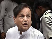 ED ने अहमद पटेल से की पूछताछ, कांग्रेस नेता बोले- 'मोदी जी और शाह जी के मेहमान आए थे'