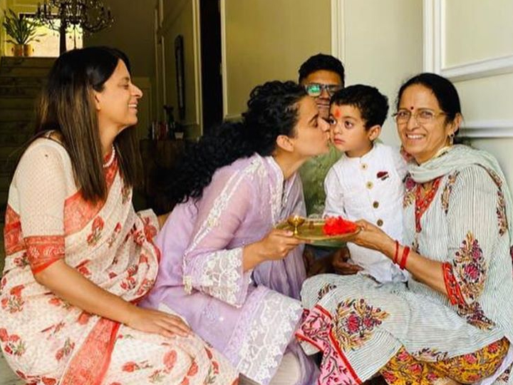 In Pics: कंगना रनौत ने नए घर में किया गृह प्रवेश, आरती, पूजा कर भांजे पृथ्वीराज को खिलाया हलवा Kangana Ranaut Welcomes Her Nephew Prithvi Raj To His New Home