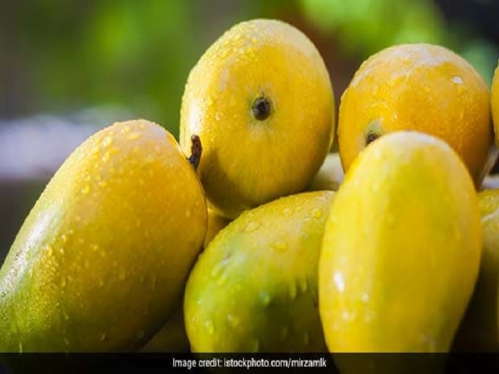 Health Tips Is Eating Mangoes After a Meal Good for You Health Tips: खाना खाने के बाद आम खाने से ये 3 फायदे मिलते हैं, आप भी जान लें