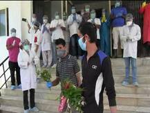 रुद्रप्रयाग: ठीक होने के बाद तीन कोरोना मरीजों को अस्पताल से किया गया डिस्चार्ज, मेडिकल स्टाफ ने जताई खुशी