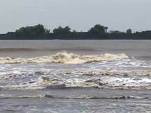 Cyclone Nisarga: मुंबई एयरपोर्ट के रनवे पर कार्गो प्लेन फिसला, विमानों की आवाजाही शाम 7 बजे तक रोकी गई