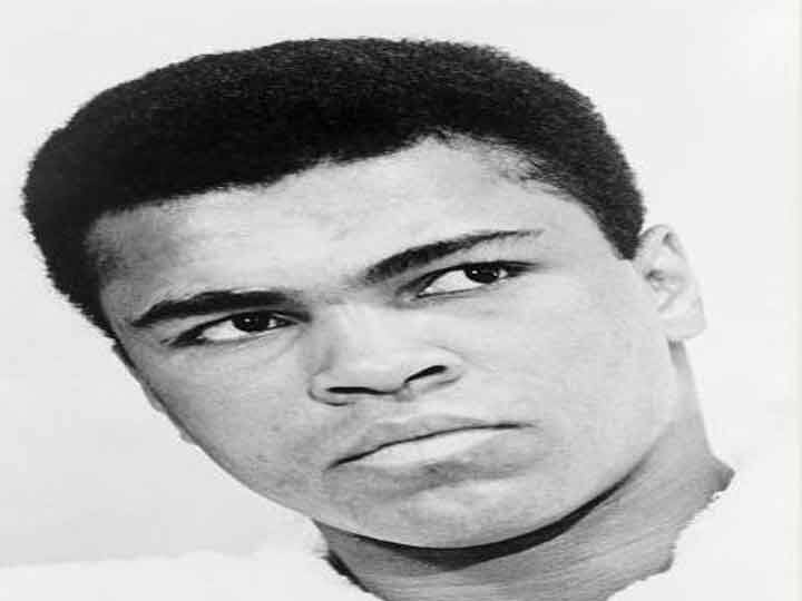 Mohammad Ali the great player who threw Olympic gold in the river against racism मोहम्मद अलीः वह महानतम बॉक्सर जिन्होंने रंगभेद के खिलाफ नदी में फेंक दिया था ओलंपिक गोल्ड मेडल