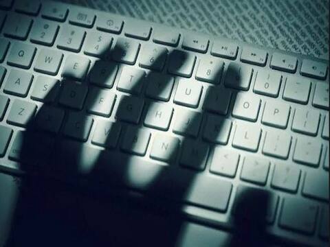 फर्जी प्रोफाइल तैयार कर महिला ने लगाया आईटी इंजीनियर को 1 करोड़ का चूना, पुलिस में शिकायत दर्ज फर्जी प्रोफाइल तैयार कर महिला ने लगाया आईटी इंजीनियर को 1 करोड़ का चूना, पुलिस में शिकायत दर्ज