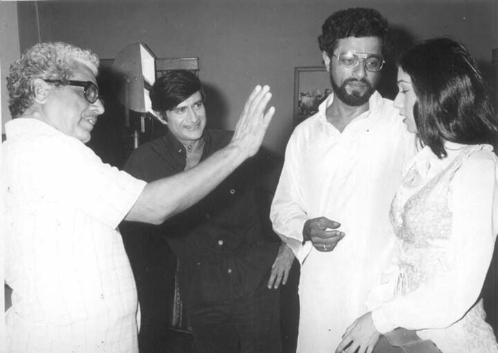  बासु दा 1969 में आई अपनी फिल्म सारा आकाश के जरिए फिल्मी दुनिया में कदम रखा था. 