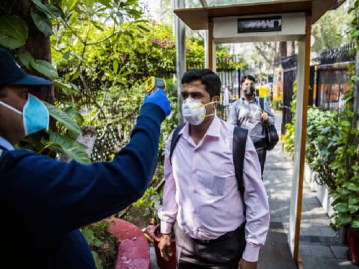 Unlock 1: New Coronavirus guidelines for offices Unlock 1: दफ्तर में मिले ज्यादा मामले तो 48 घंटे के लिए बंद होगी बिल्डिंग, जानें सरकार की नई गाइडलाइन्स