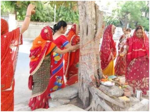 Jyeshth Purnima 2020: आज मनाया जा रहा है ज्येष्ठ पूर्णिमा, जानें कैसे होगी आपकी पूजा सफल, शुभ मुहूर्त और विधि Jyeshth Purnima 2020: आज मनाया जा रहा है ज्येष्ठ पूर्णिमा, जानें कैसे होगी आपकी पूजा सफल, शुभ मुहूर्त और विधि