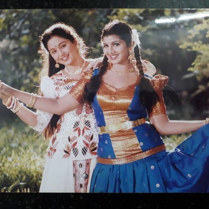 बॉलीवुड और कॉलीवुड की बेहतरीन एक्ट्रेस में शुमार रहीं रंभा का आज जन्मदिन है. वह 43 साल की हो गई हैं.  रंभा ने हिंदी, तमिल, तेलुगु, मलयालम, कन्नड़,  बंगाली, इंग्लिश और भोजपुरी फिल्मों में काम किया. 