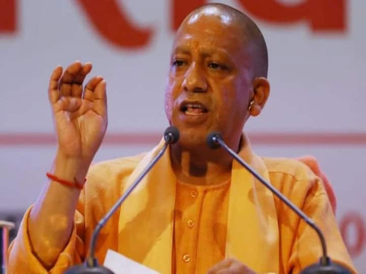विशेष: मुख्यमंत्री योगी आदित्यनाथ, जिन्होंने अपने फैसले से सियासत में जड़ता को तोड़ा और नई पहचान लिखी