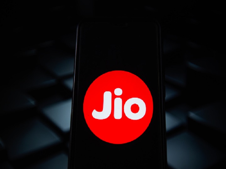 मुबाडला, सिल्वर लेक से Jio ने जुटाए 13,640 करोड़, अब तक कुल 92,202 करोड़ रुपये के सौदे हुए Abu Dhabi-Based Mubadala invest 9,093 Crore In Reliance Jio