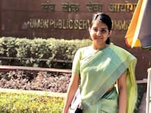 IAS Success Story: 16 साल की उम्र में सुनने की शक्ति खोयी, मेन्स परीक्षा में आया 103 बुखार लेकिन सौम्या शर्मा ने नहीं मानी हार