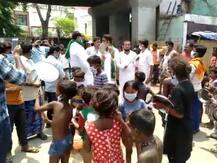 बिहारः RJD की ‘थाली वॉर’ में बच्चे भी हुए शामिल, खूब की मस्ती