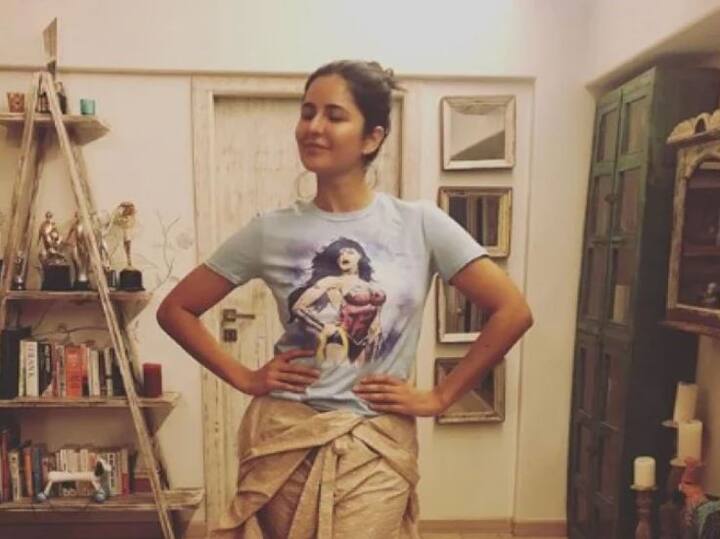 अभिनेत्री को किताबें पढ़ने की का काफी शौक है जिसकी वजह से उनके आसपास कई किताबें है नज़र आती हैं, यहां तक कि बुक्शेल्फ में भी कई किताबों को देखा गया था.