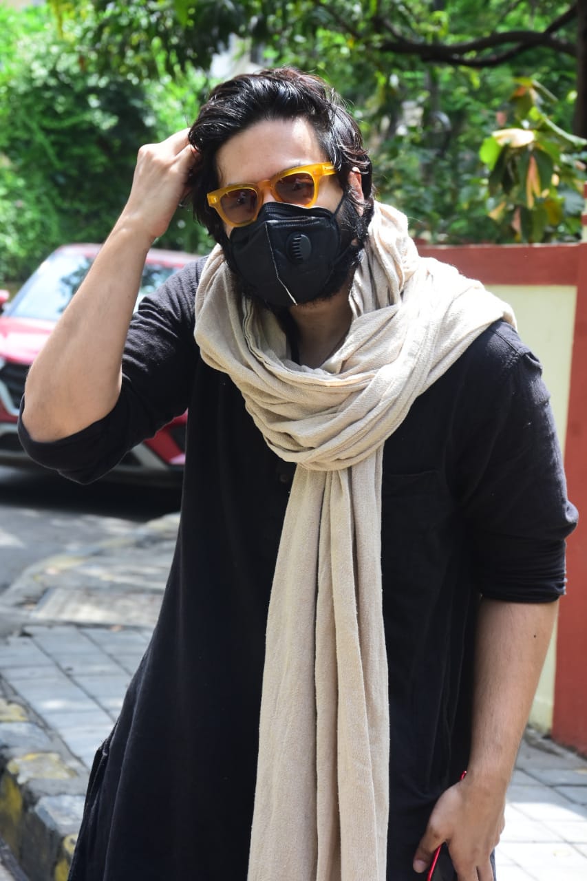 In pics: 'Guddu Bhaiya' spotted in this style after lockdown