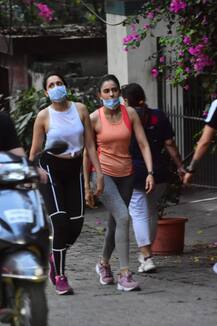 Spotted: लॉकडाउन खुलते ही घर से निकले सेलेब्स, कोई सड़क पर वर्कआउट करता दिखा तो कोई पहुंचा मरीन ड्राइव