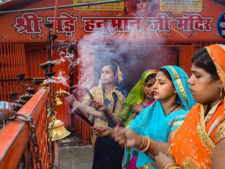  धार्मिक स्थल स्थानीय प्रशासन से सम्पर्क कर सभी निर्देशों का पालन करेंगे. धार्मिक स्थल में एक बार में 5 से ज़्यादा लोग इकट्ठा नहीं हो सकते. अल्कोहल युक्त सेनिटाइज़र और थर्मल स्कैनर रखना अनिवार्य होगा. जिनमें लक्षण नहीं पाया जाएगा, उसी को प्रवेश मिलेगा. साथ ही सभी को मास्क पहनना अनिवार्य होगा.