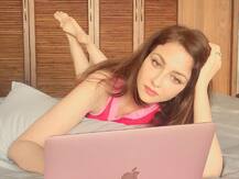 भाभीजी घर पर हैं फेम सौम्या टंडन को नहीं मिला पेमेंट, अनिता भाभी ने देरी होने पर जताई चिंता