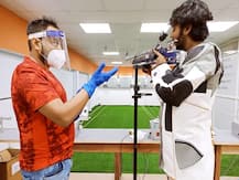 कोरोना: कोलकाता में खिलाड़ियों ने शुरू किया अभ्यास, सोशल डिस्टेंशिंग का कर रहे पालन