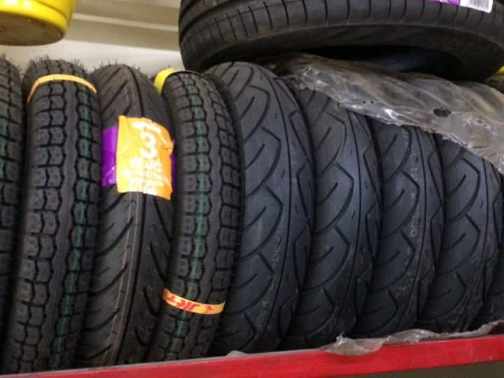 वाहनों में ट्यूबलेस टायर्स लगाने से क्या क्या होते हैं फायदे ? जानिये यहां Benefits of Having Tubeless Tyres in Your vehicles all you need to know वाहनों में ट्यूबलेस टायर्स लगाने से क्या क्या होते हैं फायदे ? जानिये यहां