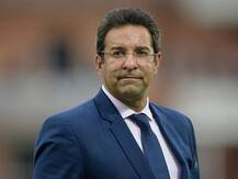 सलाइवा बैन पर बोले वसीम अकरम- बिना स्विंग के गेंदबाज रोबोट की तरह गेंदबाजी करेंगे