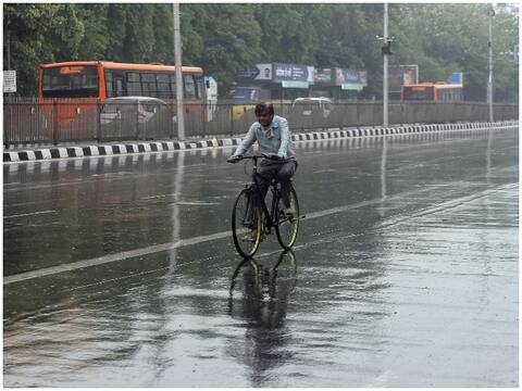 दिल्लीः बारिश और आंधी ने दिलाई गर्मी से राहत, आज भी तेज हवाओं के साथ गिर सकती हैं बूंदें दिल्लीः बारिश और आंधी ने दिलाई गर्मी से राहत, आज भी तेज हवाओं के साथ गिर सकती हैं बूंदें