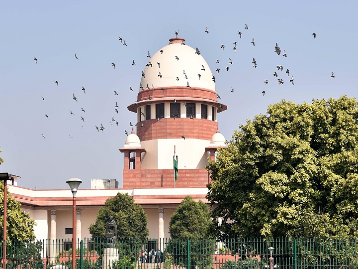 नोएडा में होम क्वारंटीन की इजाजत न होने पर SC ने उठाया सवाल, पूछा- राष्ट्रीय गाइडलाइंस से अलग फैसला क्यों लिया? SC raises questions on why no home quarantine in Noida ANN