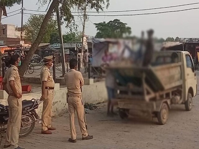 Police Carried Dead Body In Garbage Truck Balrampur Uttar Pradesh | बलरामपुर:  लावारिस शव को कूड़ा गाड़ी से ले गई पुलिस, VIDEO वायरल होने के बाद मचा हड़कंप