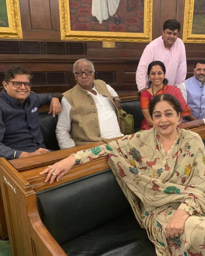 साल 1955 के 14 जून को उनका जन्म चंडीगढ़ में हुआ. वह चंडीगढ़ से ही सांसद हैं. वह हमेशा काफी एक्टिव रहती हैं और सोशल मीडिया के जरिए भी सामाजिक हित के लिए काम करती हैं.