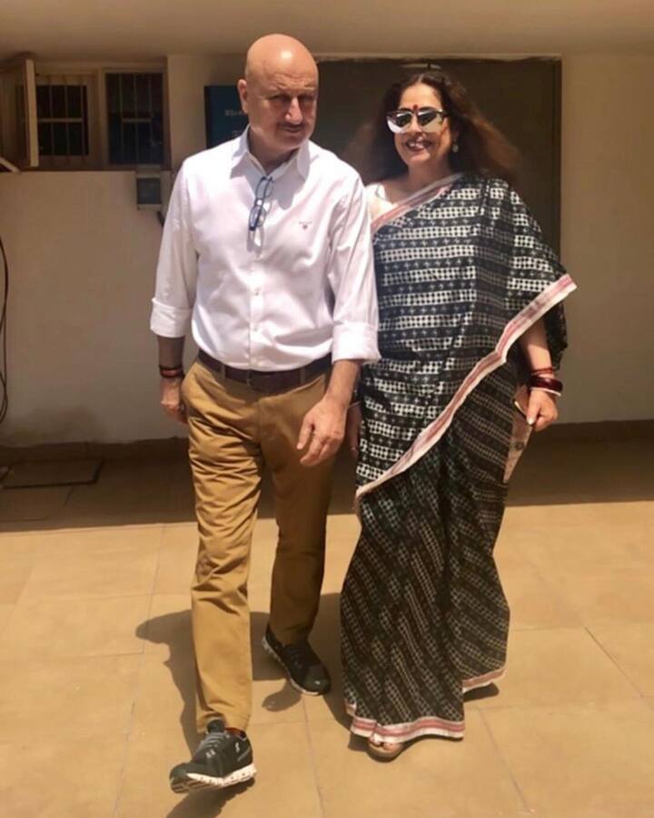अनुपम खेर ने आगे लिखा, 'माफ करना इस वक्त तुम चंडीगढ़ में हो और मैं, सिकंदर तुम्हारे साथ नहीं है. हम तुम्हें याद करते हैं. जल्द ही मुलाकात होगी.