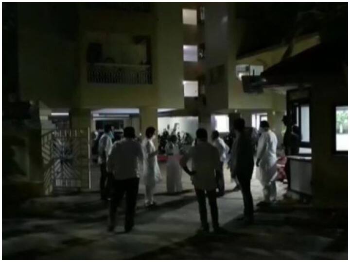 गुजरात में भूकंप के तेज झटके, 5.5 की तीव्रता, घरों से बाहर भागे लोग Earthquake tremors of 5.5 magnitude felt in Gujarat Rajkot गुजरात में भूकंप के तेज झटके, 5.5 की तीव्रता, घरों से बाहर भागे लोग